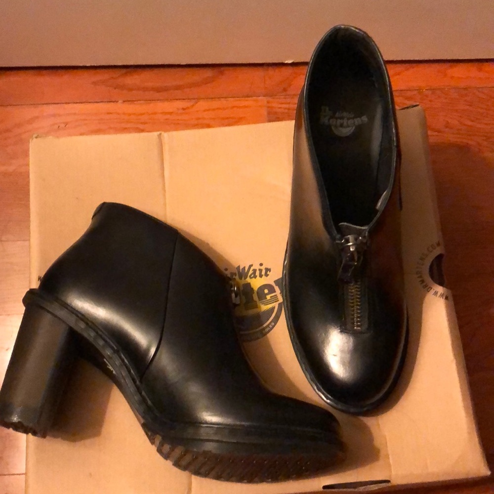 Dr. Martens Jolene AirWair bootie